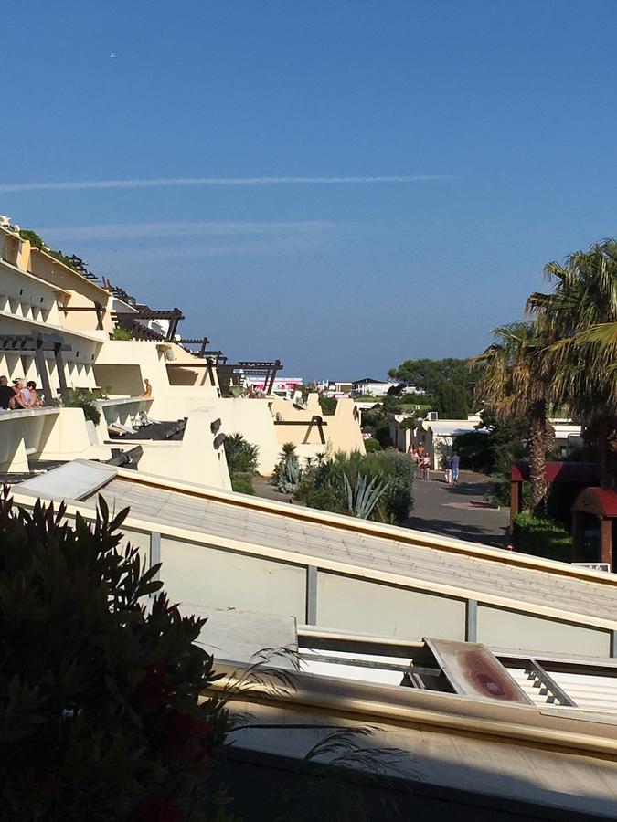 Au Coeur Du Village Naturiste Agde Bagian luar foto