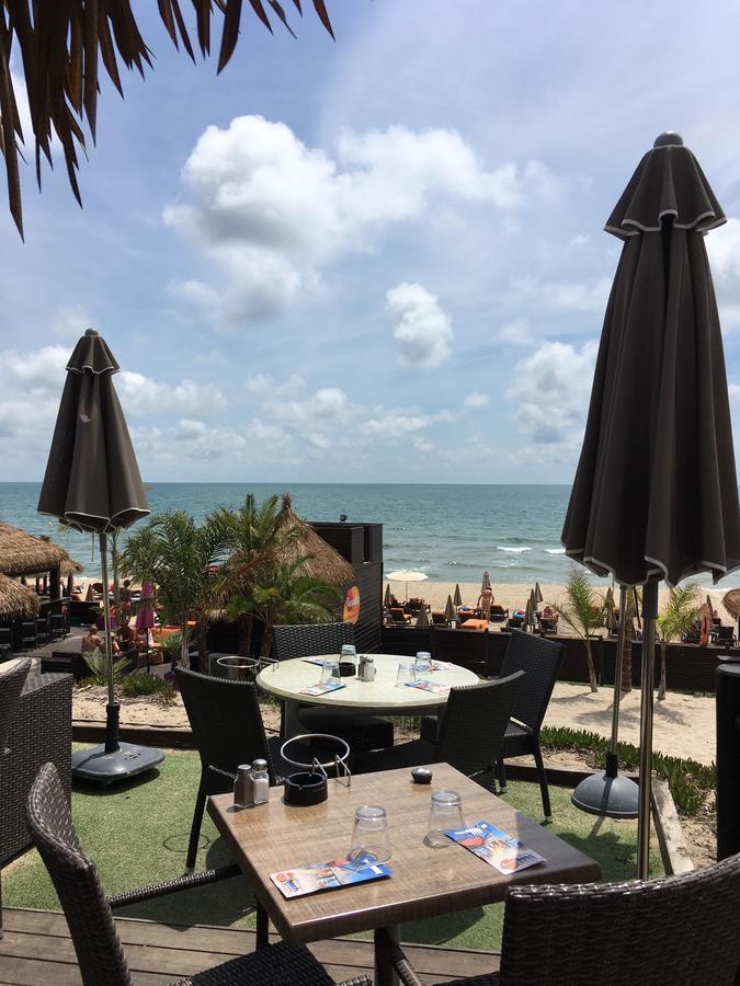 Au Coeur Du Village Naturiste Agde Bagian luar foto